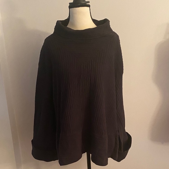 Lululemon size L/XL dark blue top roll up long sleeves
